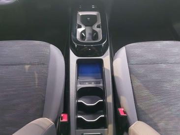 Volkswagen ID.4 Pro — photo 14