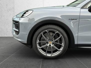 Porsche Cayenne III Turbo E-Hybrid — photo 6
