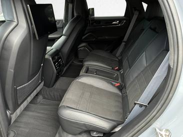 Porsche Cayenne III Turbo E-Hybrid — photo 12