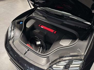 Porsche Macan Electric — photo 22