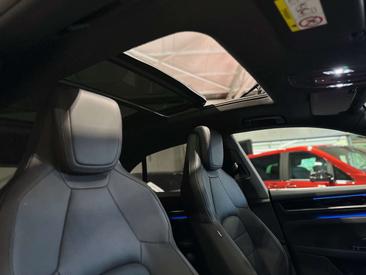 Porsche Macan Electric — photo 24