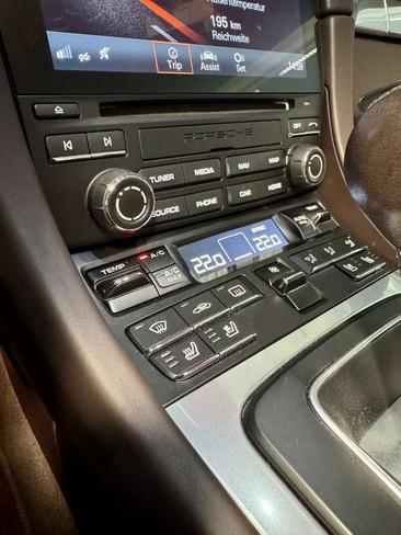 Porsche 911 Targa Targa 4S — photo 29