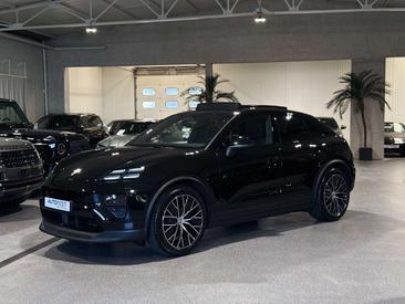 Porsche Macan Electric — photo 26