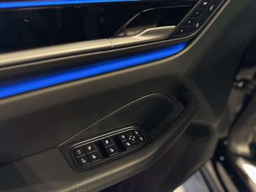 Porsche Macan Electric — photo 39
