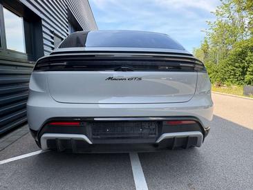 Porsche Macan GTS Electric — photo 11