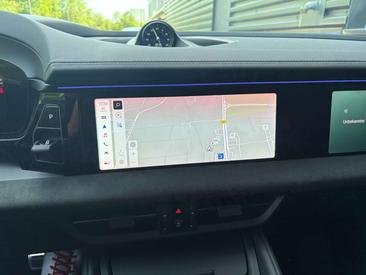 Porsche Macan GTS Electric — photo 20