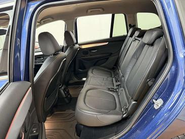 BMW Série 2 220d — photo 8