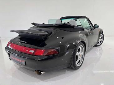 Porsche 911 Carrera 4S — photo 12