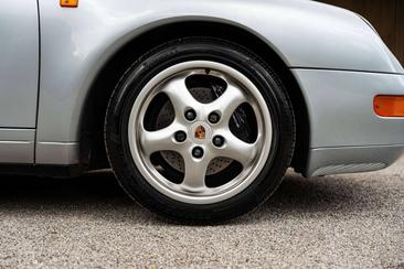 Porsche 993 Carrera 2 — photo 9
