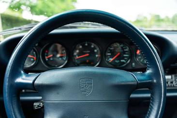Porsche 993 Carrera 2 — photo 22