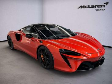 McLaren Artura — photo 2