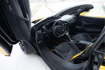 McLaren 720S Spider — photo 31