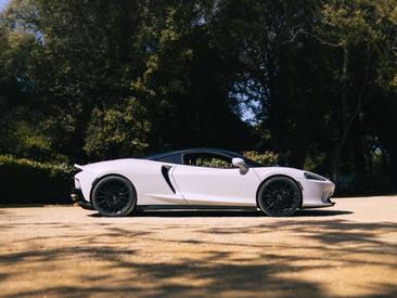 McLaren GT — photo 10