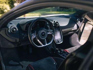McLaren GT — photo 11