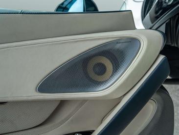 McLaren GT — photo 21