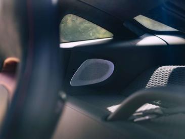 McLaren GT — photo 25