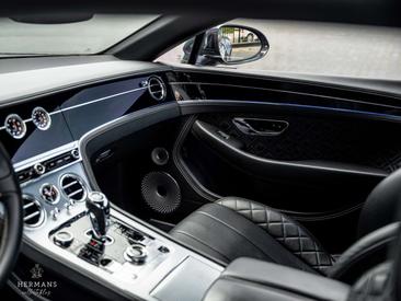 Bentley Continental GT V8 — photo 21