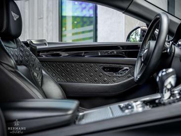 Bentley Continental GT V8 — photo 28