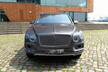 Bentley Bentayga V8 — photo 2