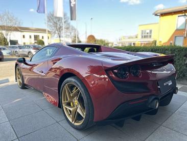 Ferrari F8 Spider — photo 6