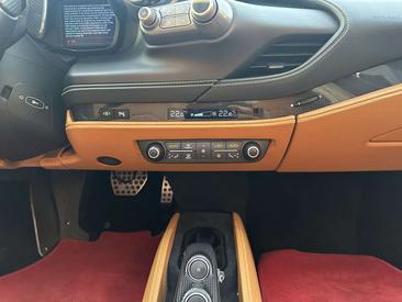 Ferrari F8 Spider — photo 14