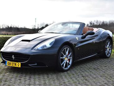Ferrari California — photo 2