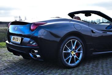Ferrari California — photo 10