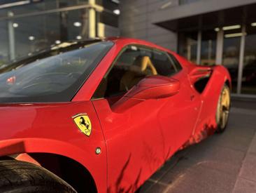 Ferrari F8 Spider — photo 29