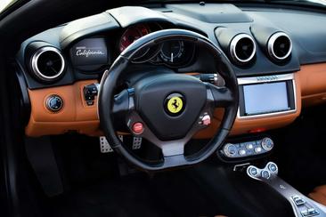Ferrari California — photo 16