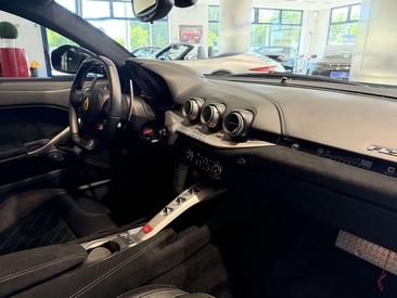 Ferrari F12 Berlinetta — photo 11