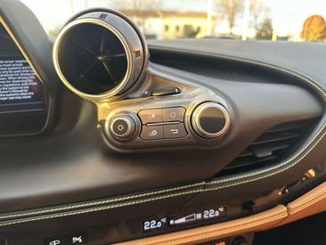 Ferrari F8 Spider — photo 45