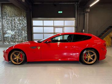 Ferrari FF — photo 4