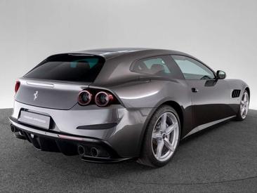 Ferrari GTC4Lusso — photo 7