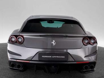 Ferrari GTC4Lusso — photo 8