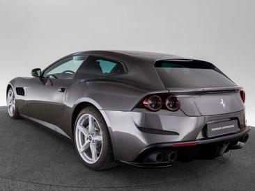 Ferrari GTC4Lusso — photo 9