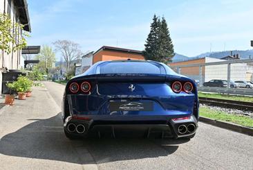 Ferrari 812 Superfast — photo 10
