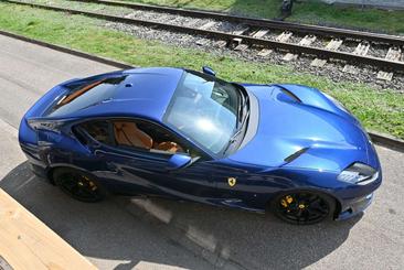 Ferrari 812 Superfast — photo 26