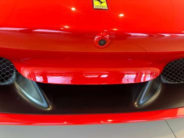 Ferrari F8 Spider — photo 10