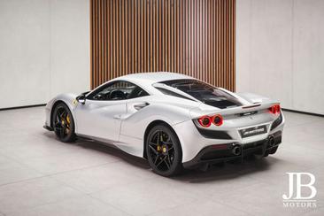 Ferrari F8 Tributo — photo 2