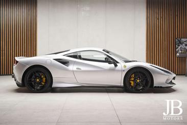 Ferrari F8 Tributo — photo 3