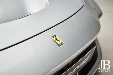 Ferrari F8 Tributo — photo 7