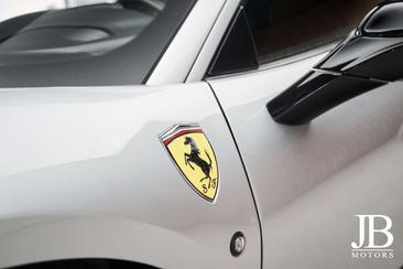 Ferrari F8 Tributo — photo 12