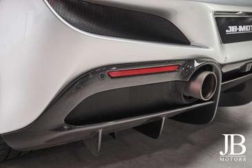 Ferrari F8 Tributo — photo 22
