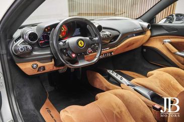 Ferrari F8 Tributo — photo 33