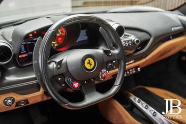 Ferrari F8 Tributo — photo 34
