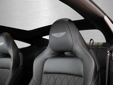 Aston Martin DB12 V8 — photo 5