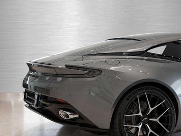 Aston Martin DB12 V8 — photo 19