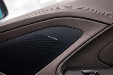 Aston Martin Vanquish V12 — photo 6