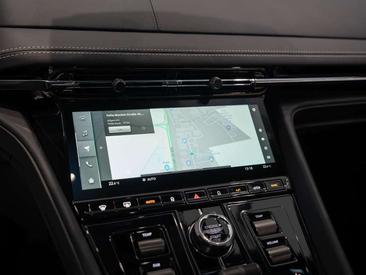 Aston Martin DB12 V8 — photo 25