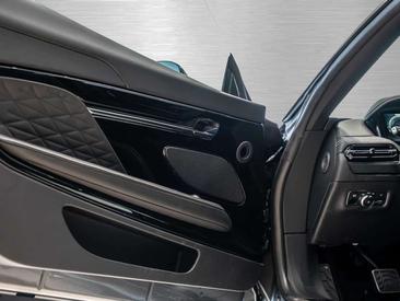 Aston Martin DB12 V8 — photo 32
